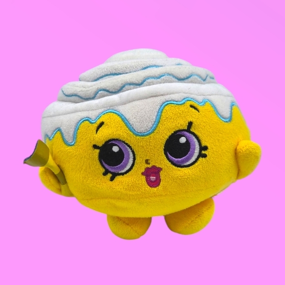 Shopkins Cindy Bon Cinnamon Bun Plush - Picture 1 of 8